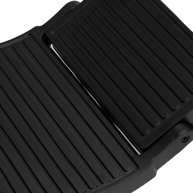 BARBERSKE KRESLO GABBIANO s čiernym rámom Čierna 14