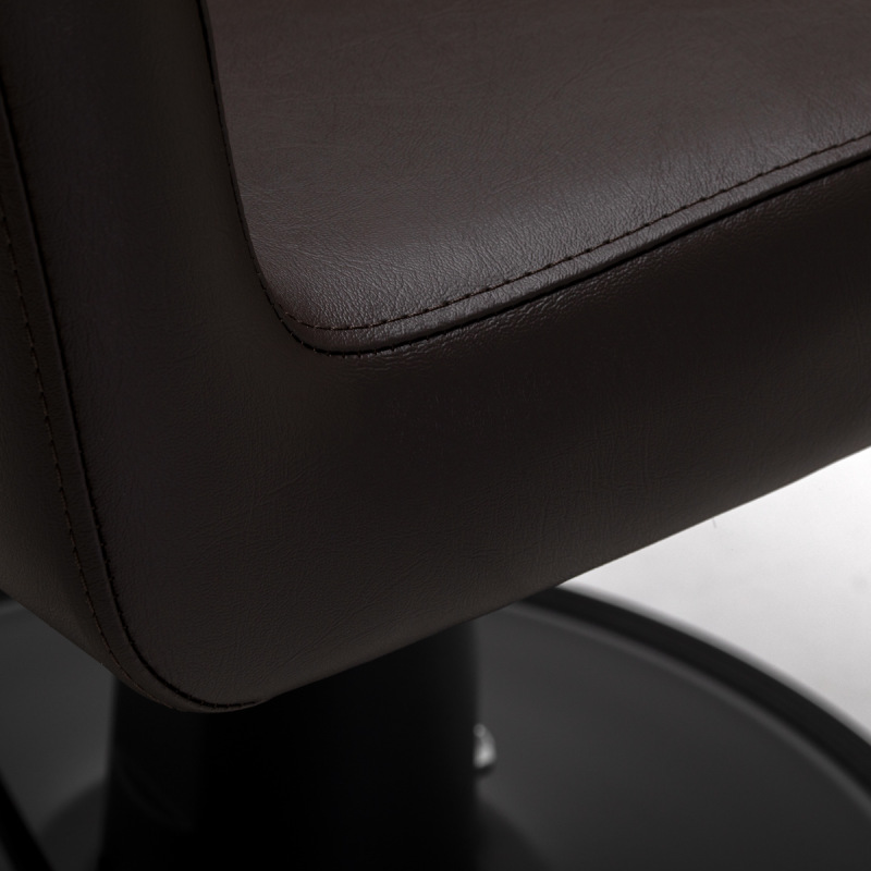 KADERNÍCKE KRESLO GABBIANO LUCCA – hnedé | čierny podstavec 5