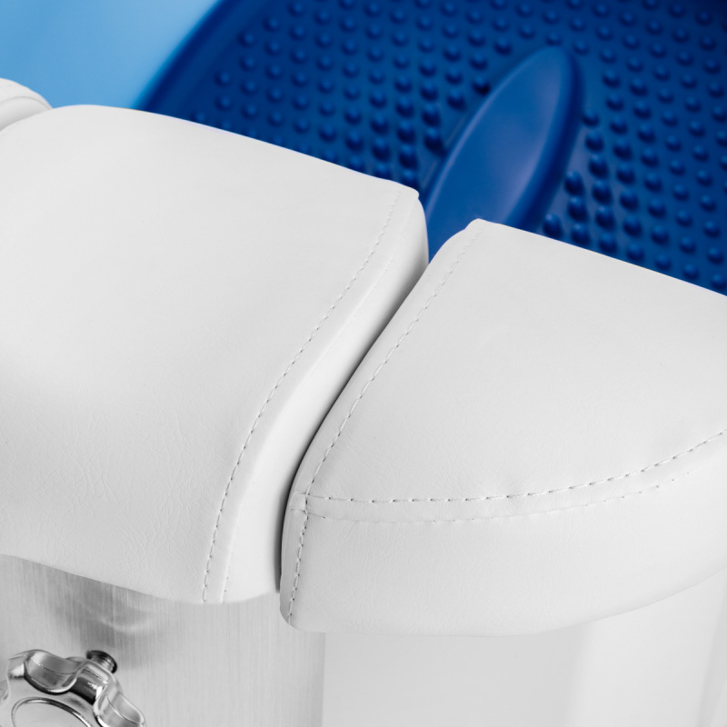 Sprchová vanička Azzurro s masážnou funkciou a bielym vozíkom 4