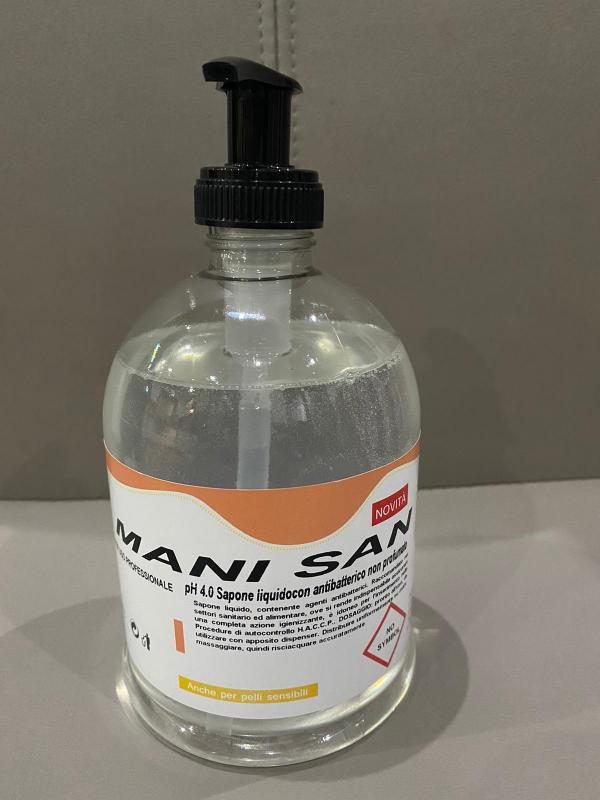 MANI SAN  - antibakteriálne mydlo na ruky  na alkoholovej báze 500ml